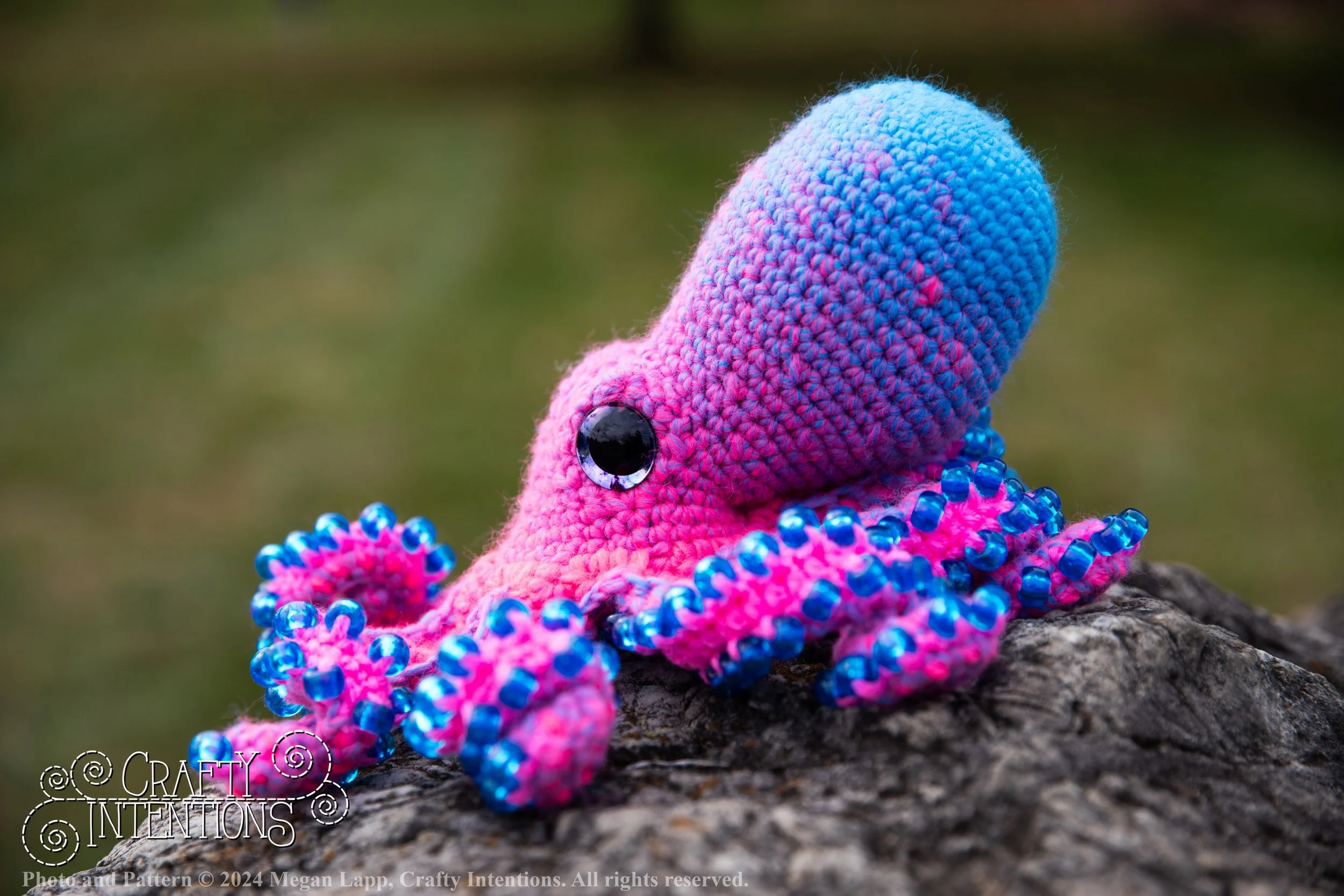 BEADED Medium Realistic Octopus — Crafty Intentions